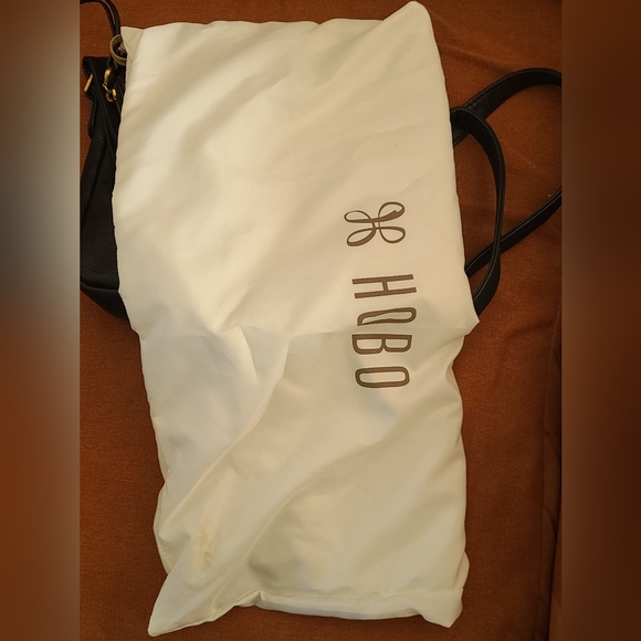 Hobo Fern Messenger Black Leather Crossbody Bag - Picture 6 of 16